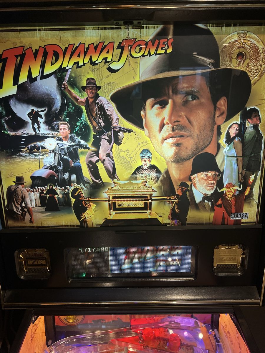 Stern Indiana Jones Pinball Machine