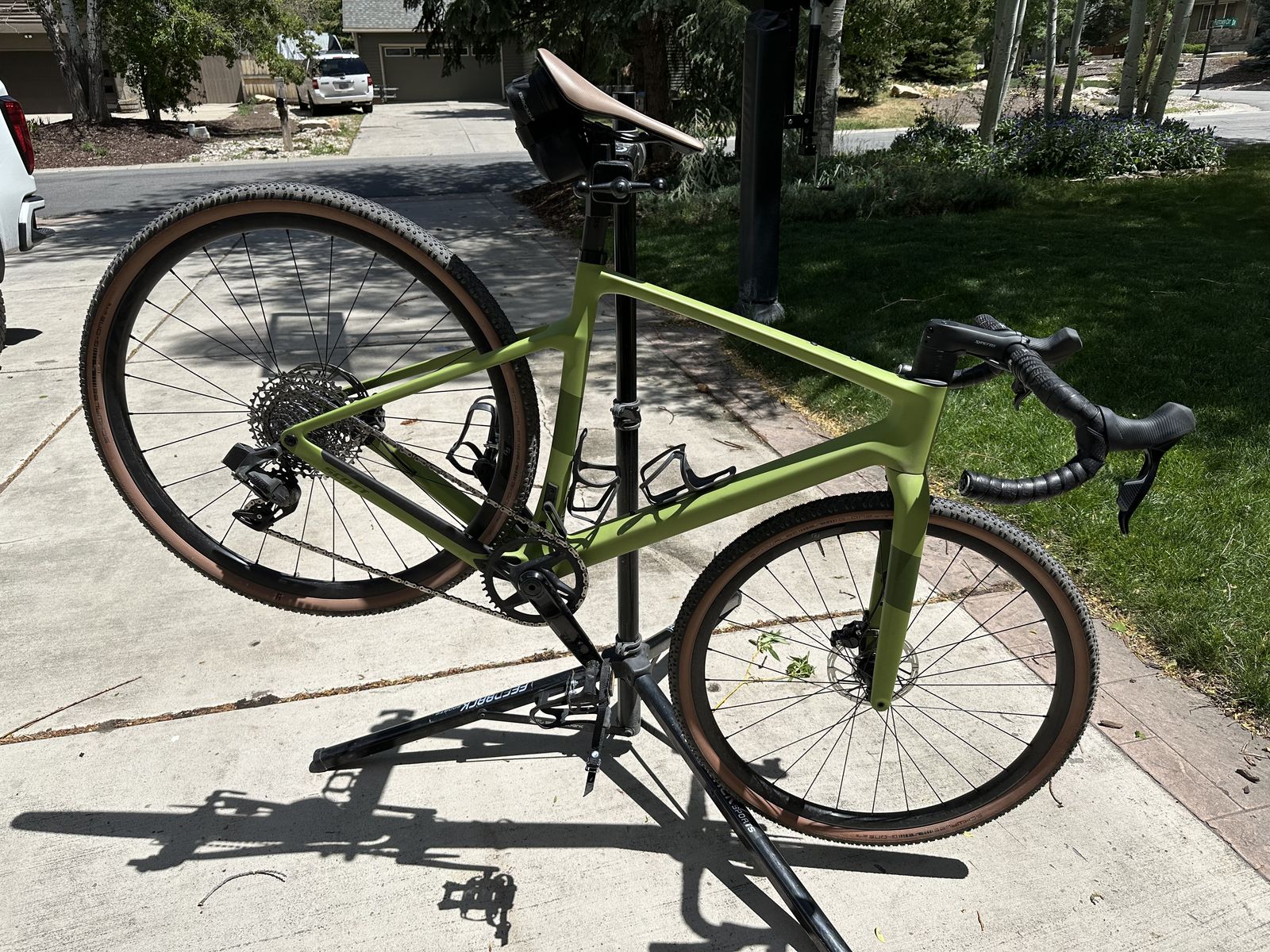 Scott Addict 30 Gravel Bike (2024)