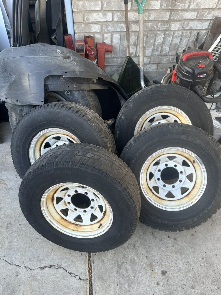 8x6.5 Lug Pattern Spoke Wheels & Tires
