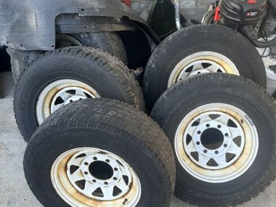 8x6.5 Lug Pattern Spoke Wheels & Tires