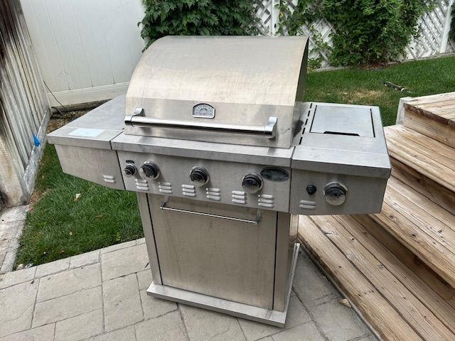 Sonoma 3-Burner BBQ Grill