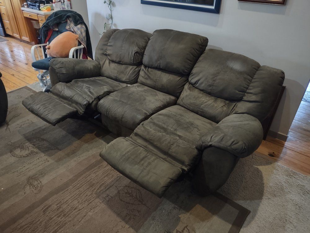 Free Reclining Couch