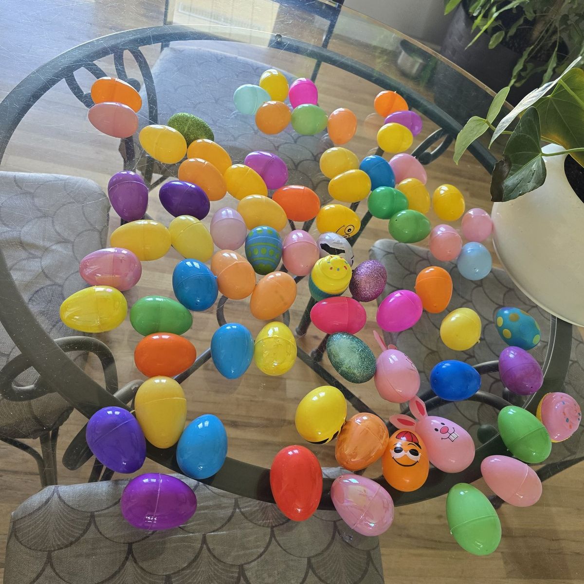 60 Plastic Easter Eggs