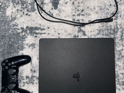 PS4 Slim w/ controller