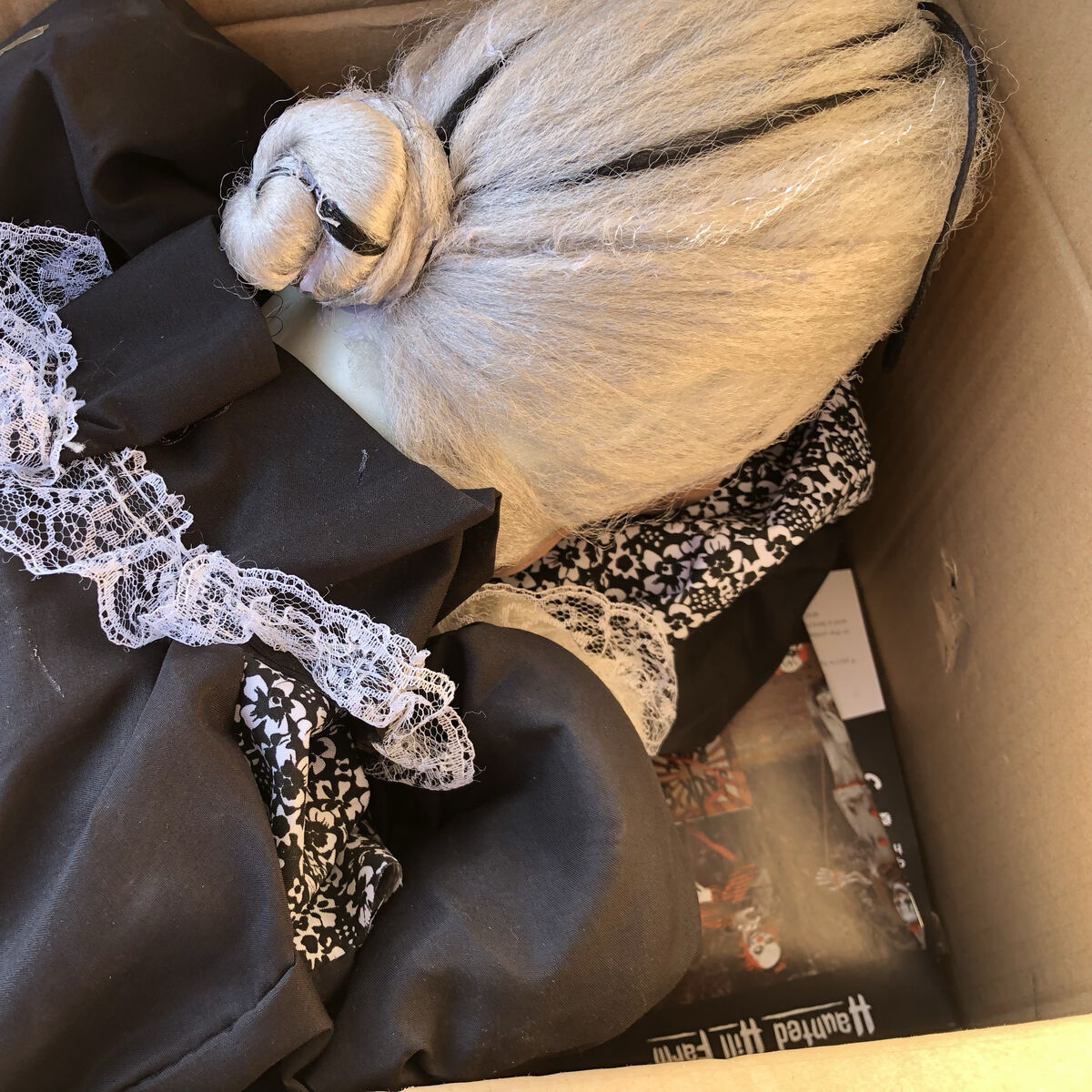 Animatronic Lady Halloween Decoration