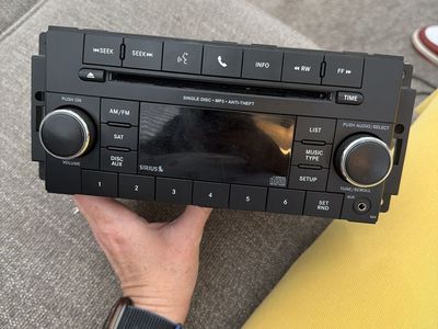 OEM Dodge Chrysler Jeep CD Radio Player RES w/ Bezel