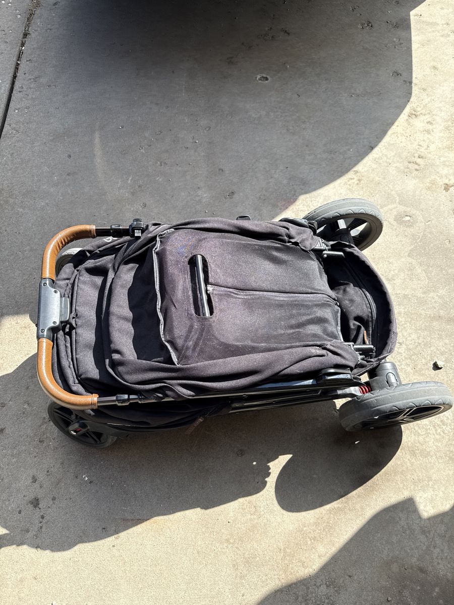 Nuna TRIV Next Stroller | Compact Folding | Lightweight | All-Terrain Wheels | Used