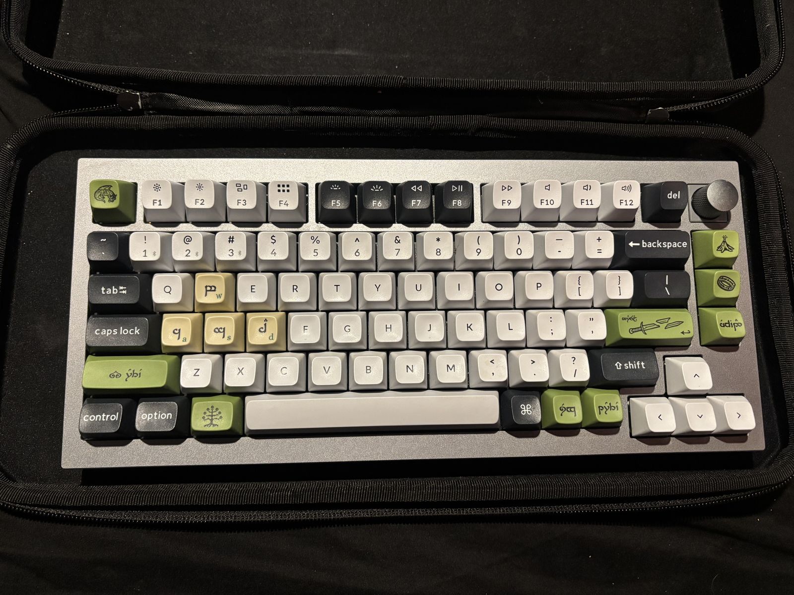 Keychron Q1 Pro – Premium Custom Mechanical Keyboard (Knob, Wireless, Aluminum)