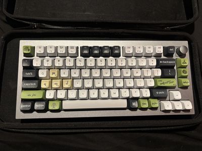 Keychron Q1 Pro – Premium Custom Mechanical Keyboard (Knob, Wireless, Aluminum)