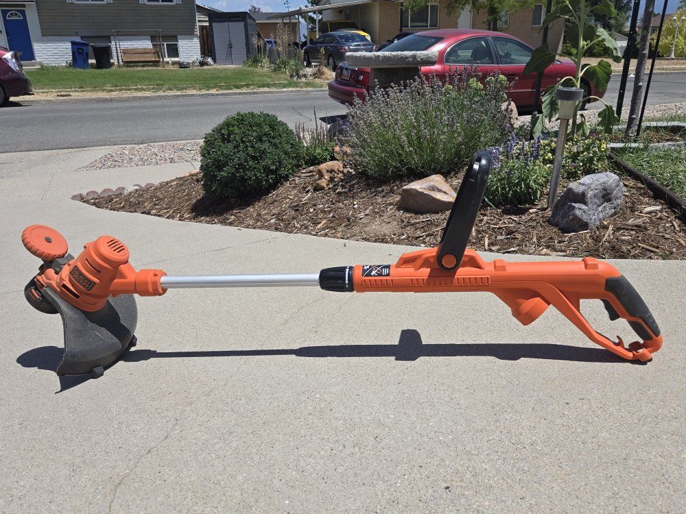 BLACK+DECKER  corded, String Trimmer/Edger