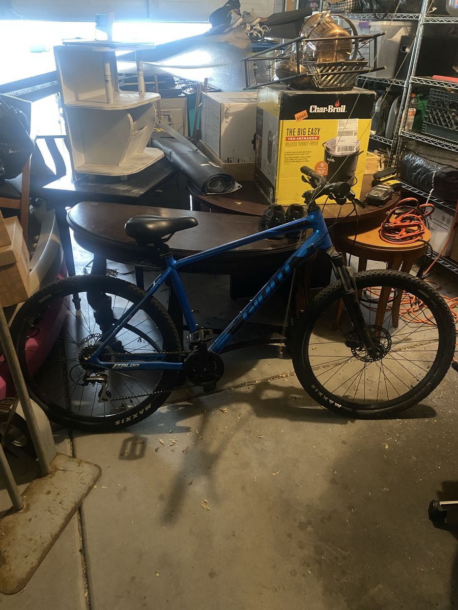 Giant Talon Large Mountain Bike, 27.5" Wheels, Blue, Two Flat Tires