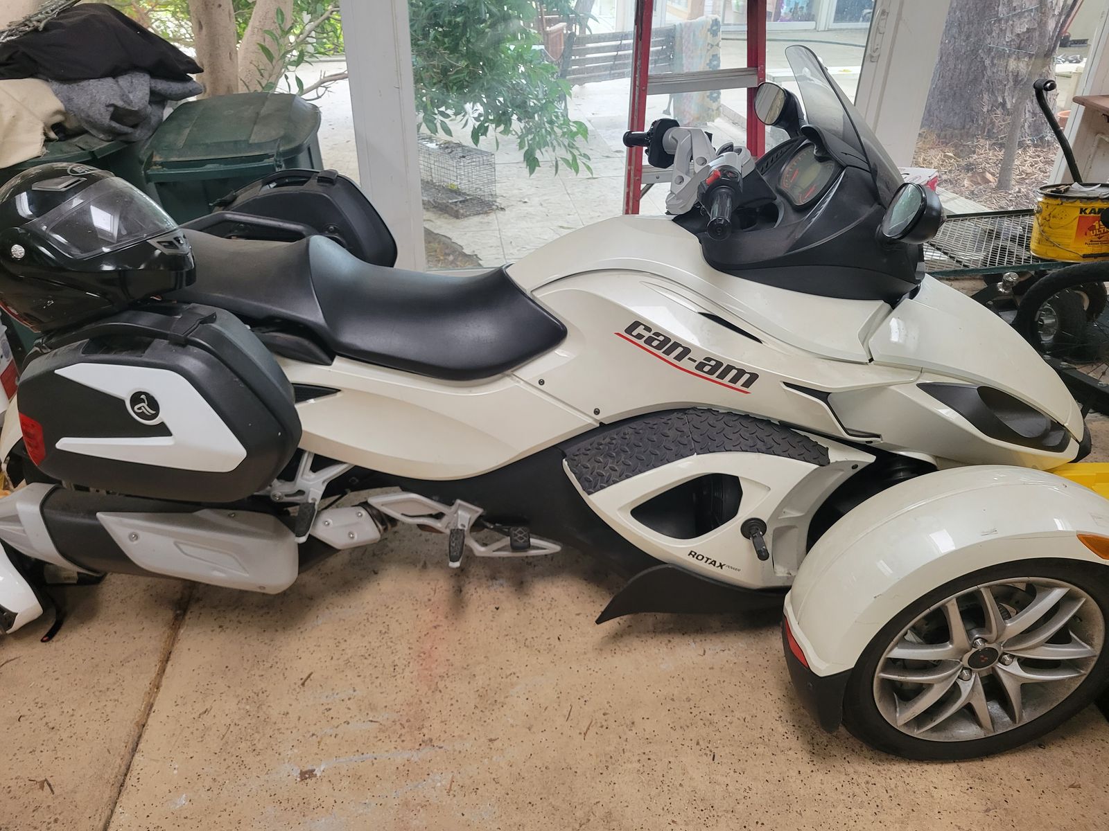 CAN AM SPYDER ROADSTER 2014
