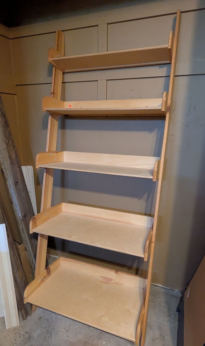 5-Tier Wooden Ladder Bookshelf with Raised Safety Edges - Light Wood