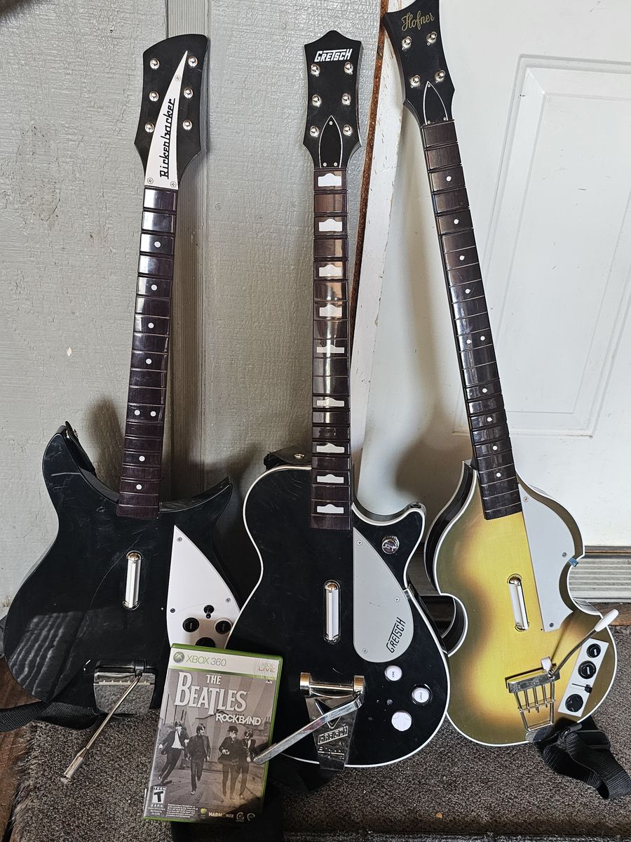 Beatles rockband guitar bundle xbox 360