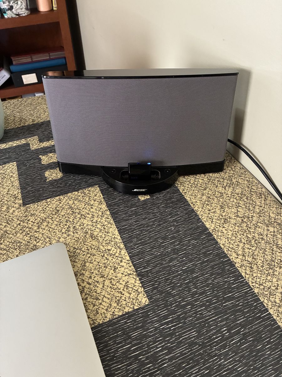 Bose SoundDock Digital Music System Speaker with Bluetooth Adapter