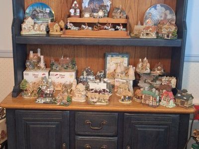 Sneak peak -large Estate Sale, August 29 & 30th
"It's Christmas in August"