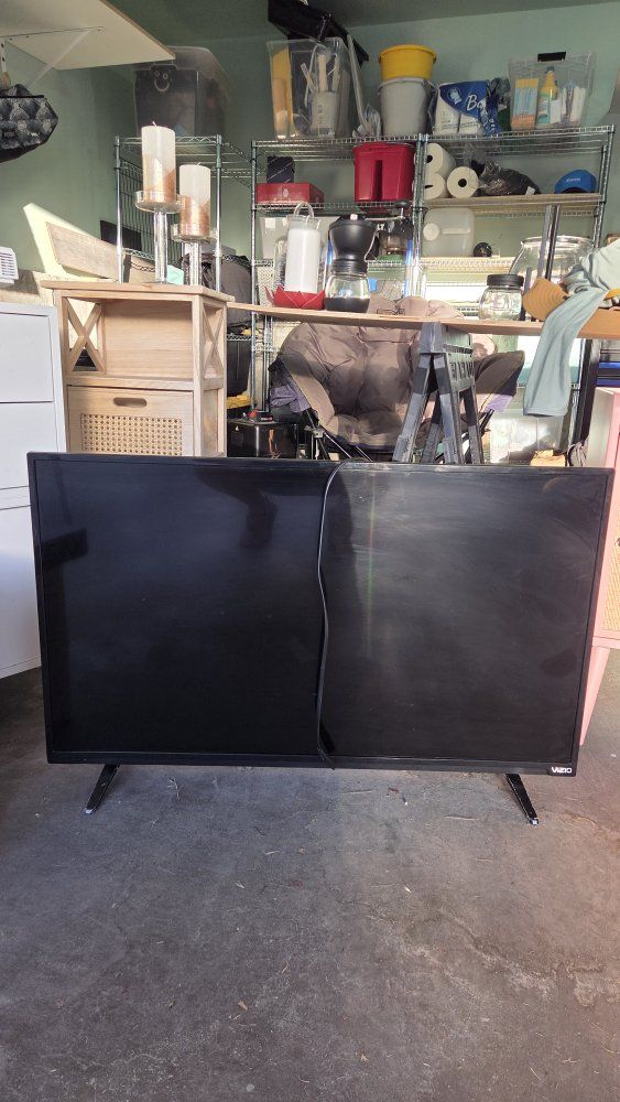 Vizio 40" Smart LED TV Black - D40f-G9
