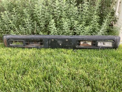 1992-1995 Nissan Hardbody (D21) Nissan Pathfinder (WD-21) Front Bumper