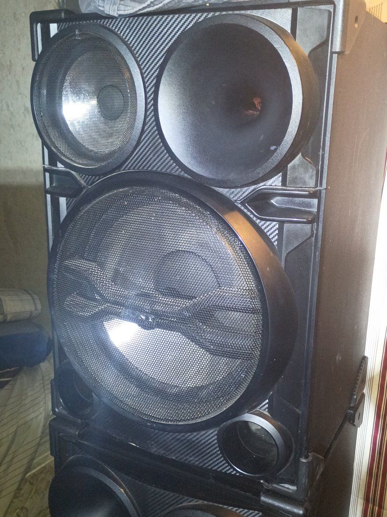 Sony SS-SH2000 speakers