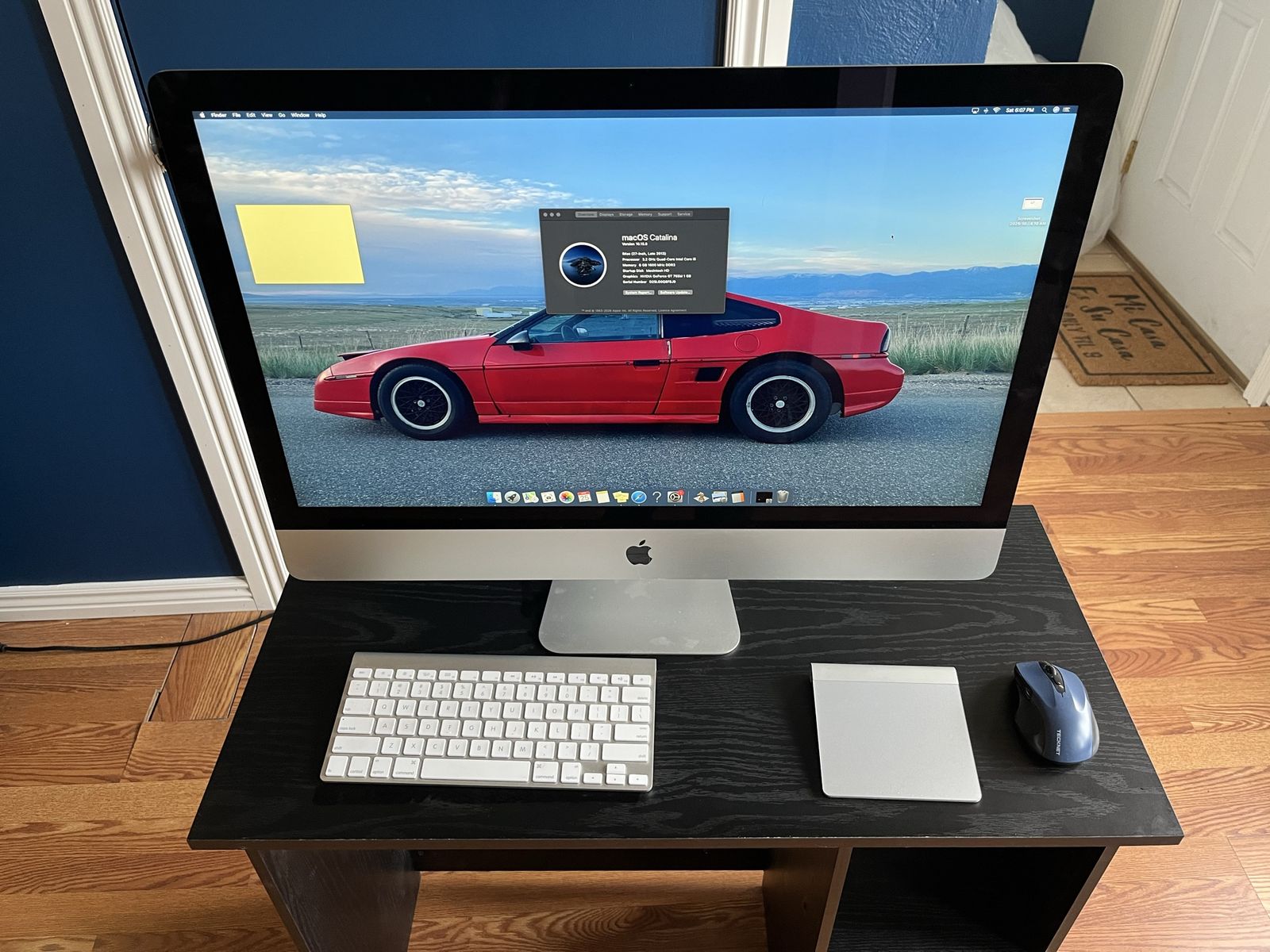 MacOS Catalina Computer WITH DESK