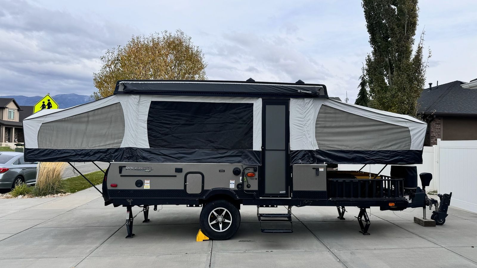 2018 Forest River Rockwood 232ESP – Off-Road Pkg – Toy Hauler Deck – Sleeps 6 – All Extras Included