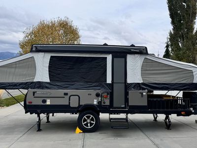2018 Forest River Rockwood 232ESP – Off-Road Pkg – Toy Hauler Deck – Sleeps 6 – All Extras Included