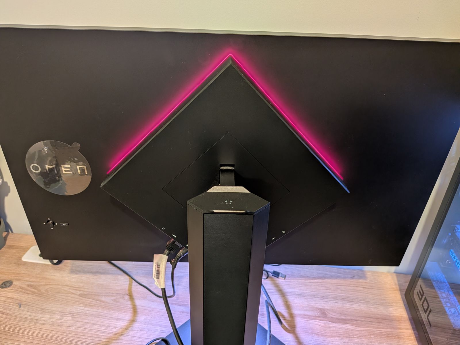Main image 6