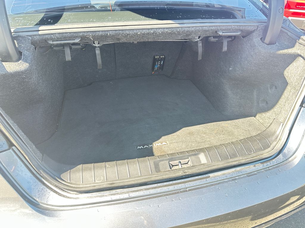 Main image 7