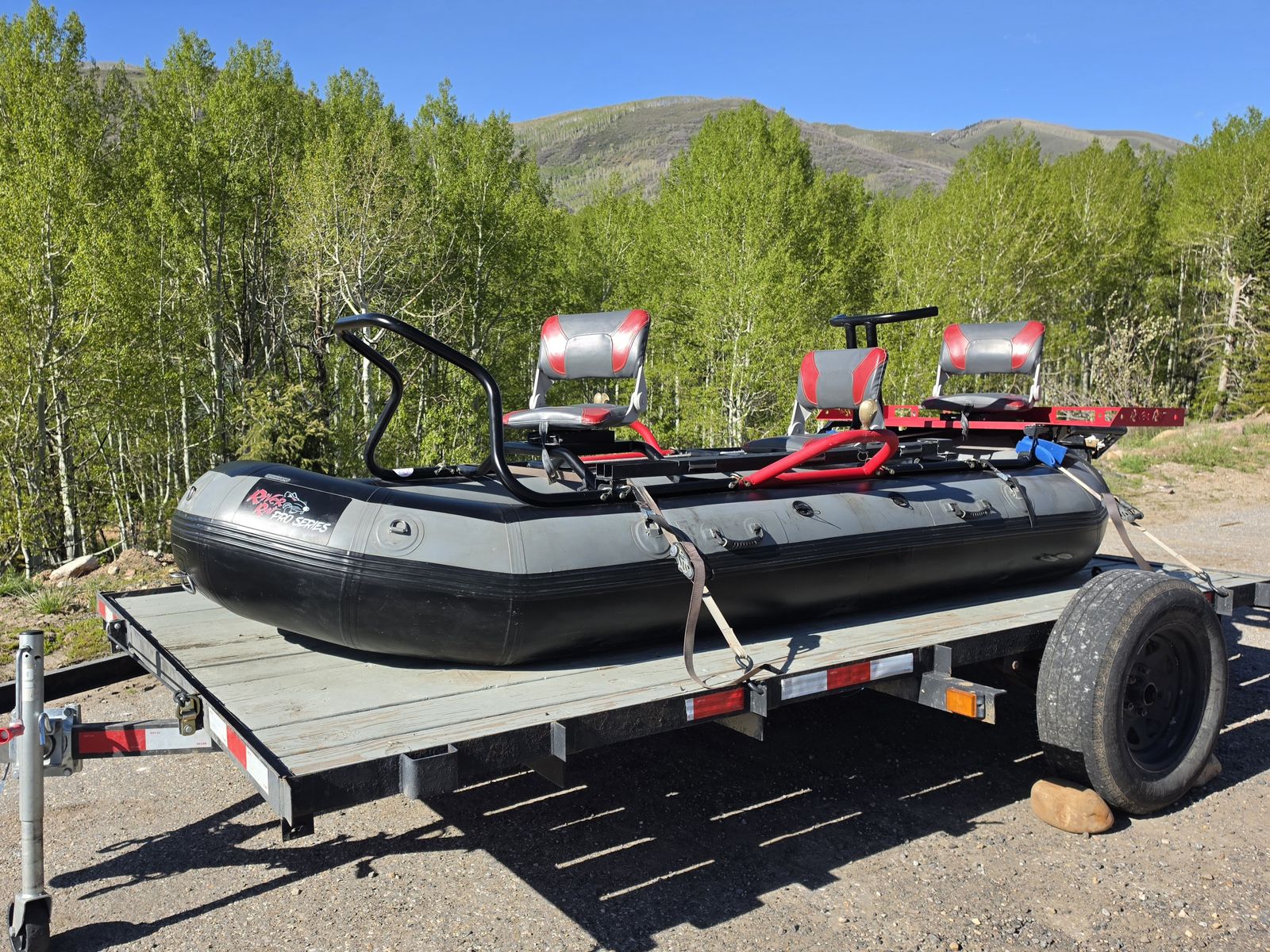 Fishing Raft (River Rat Pro)