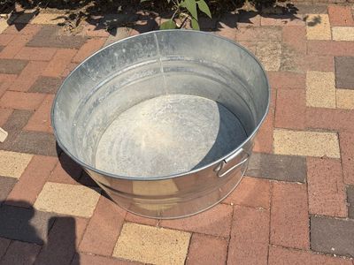 Behrens 17-Gallon Galvanized Steel Round Wash Tub Planter with Handles