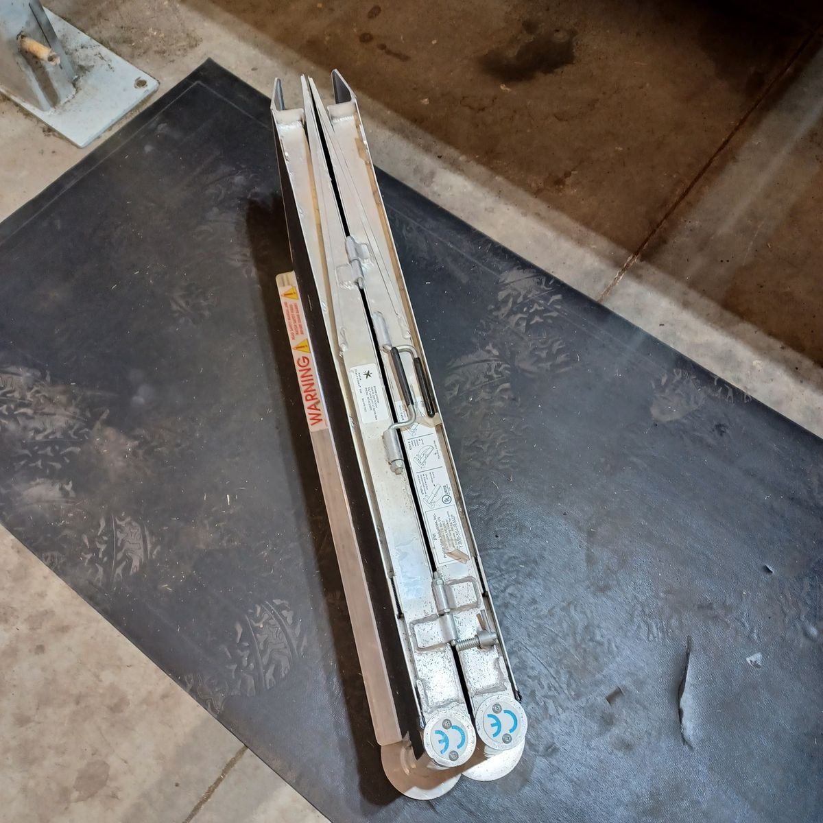 Main image 3