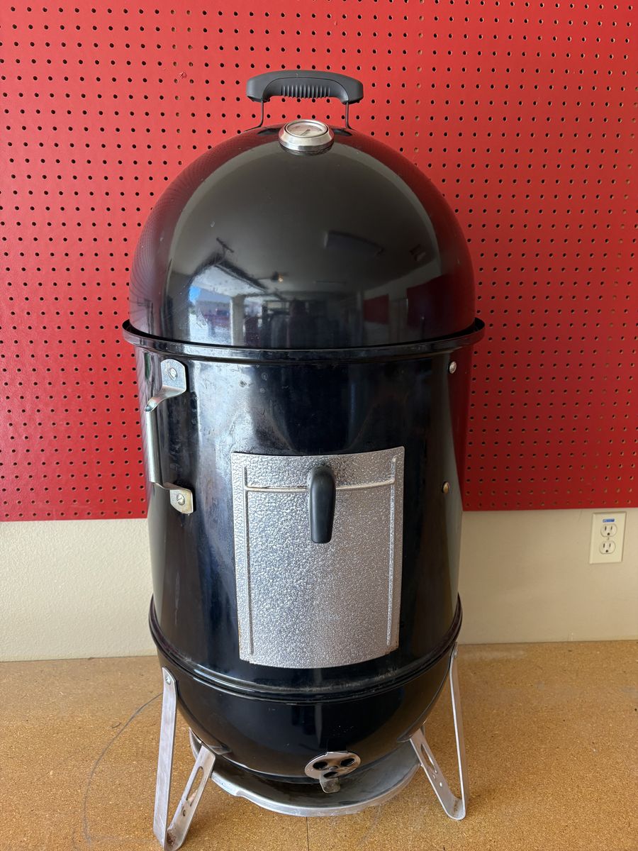 Weber Smokey Mountain BBQ Smoker