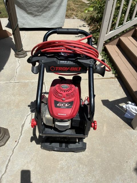Troy-Bilt Pressure Washer (2600 PSI) – Honda GCV160 Engine (For Parts/Repair)