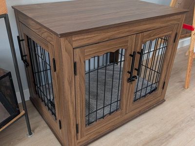 Modern wood/metal dog kennel (small/medium)