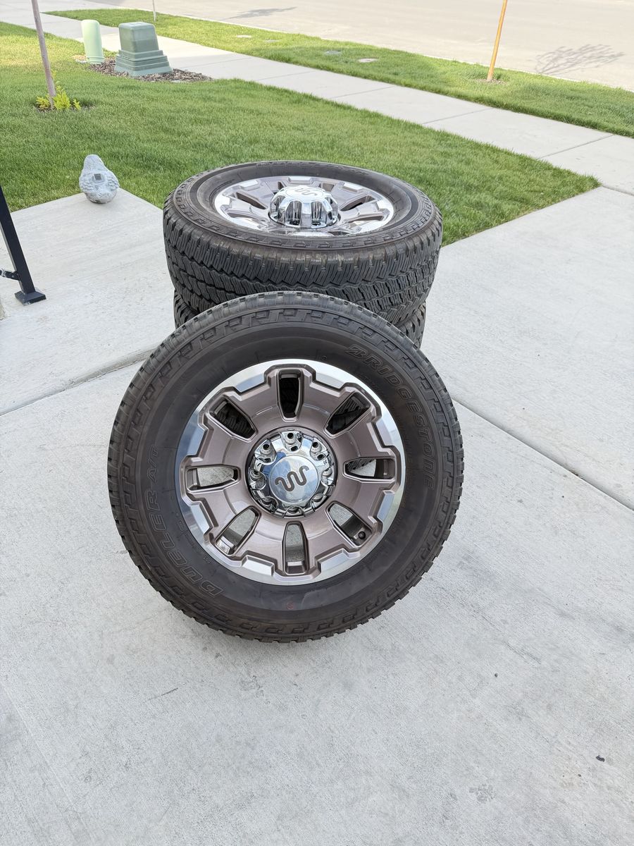 Ford F350 King Ranch Rims and Tires 275/65R20