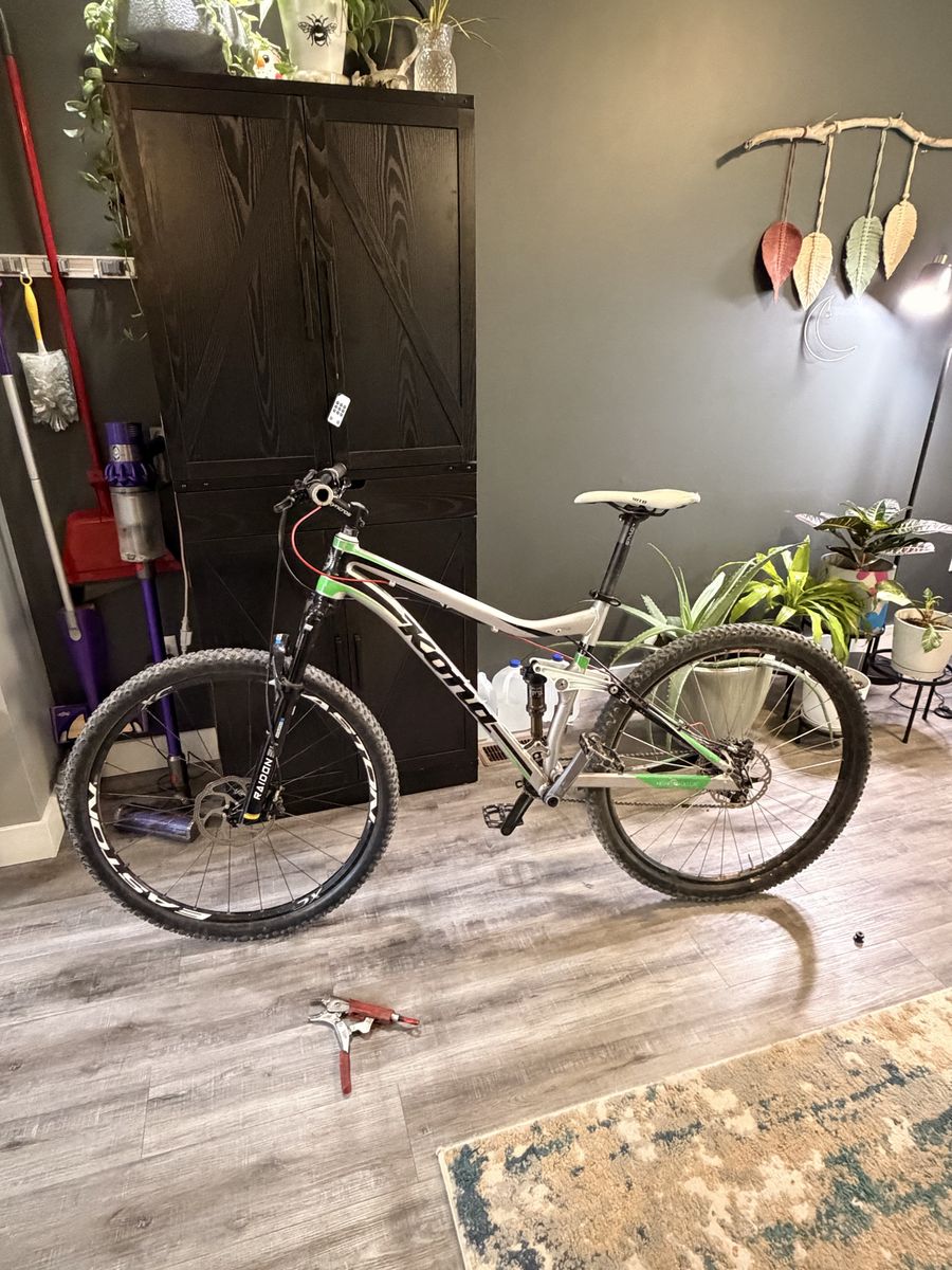 2014 Kona hei hei, suntour raidon fork, fox evol rear shock