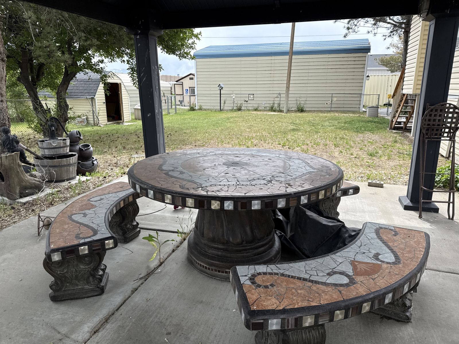 Decorative picnic table