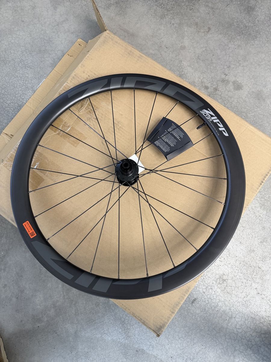 Zipp 303S Carbon Tubeless Disc Brake Rear Wheel - New, Performance Road Cycling