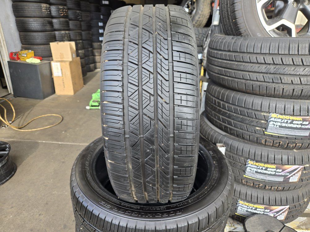 SET 245/45ZR19 ROAD HUGGER GTZ