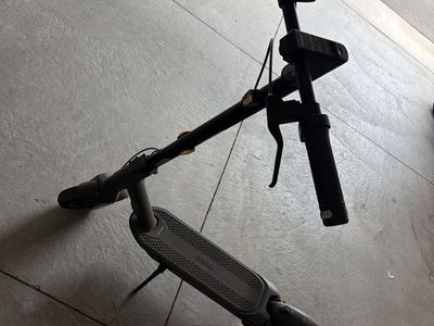 Segway Ninebot MAX G2 Electric Scooter – Excellent Condition