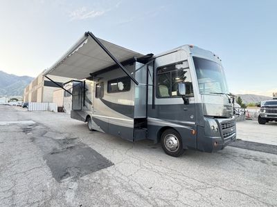 2011 Winnebago Sightseer 33C with 3 Slides