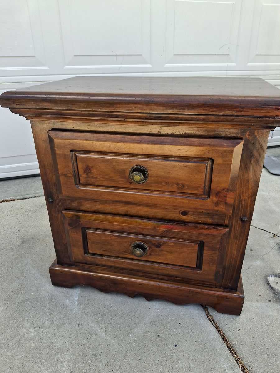 all wood night stand/bebe
