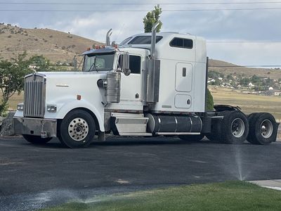 Kenworth Semi Truck - White Sleeper Cab Semi