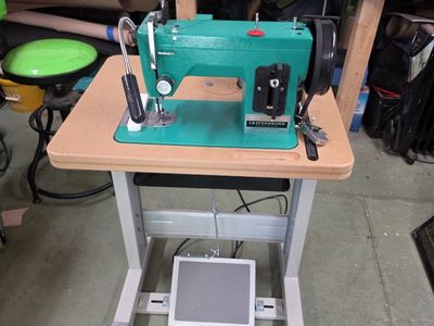 Sailrite Leatherwork Sewing Machine with Table and Stand