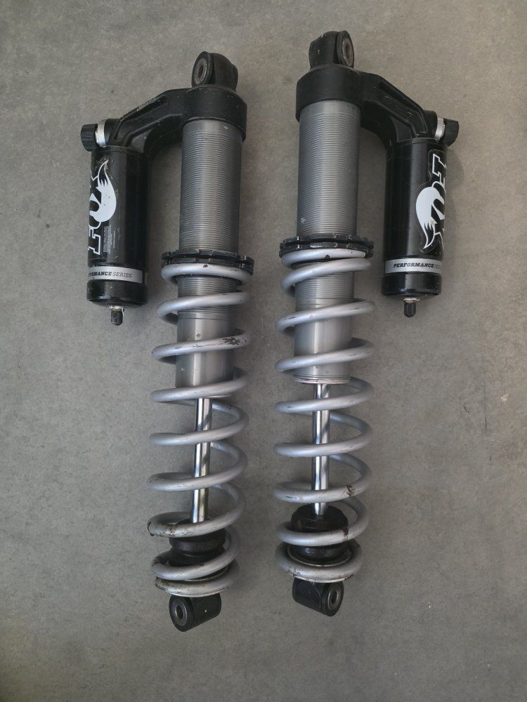 Performance Series 2.0 Podium quick switch 3 (QS3) front shocks