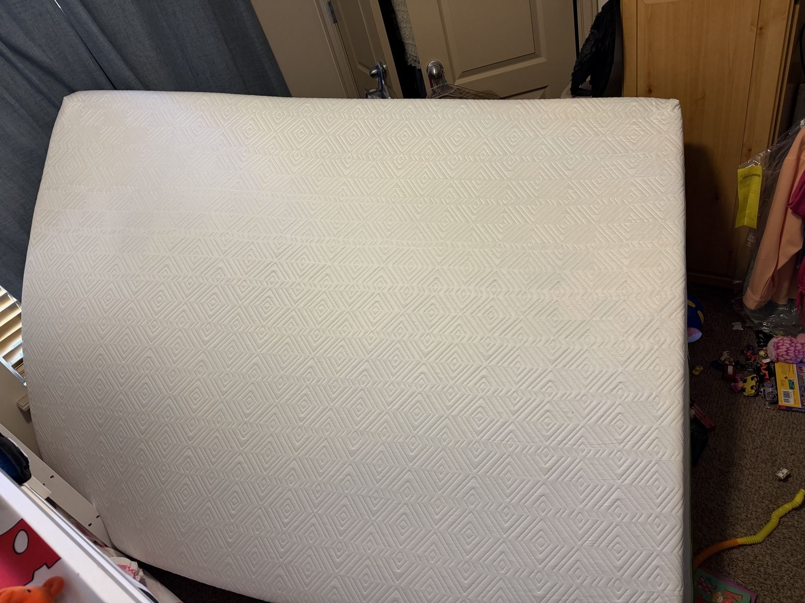 GHOSTBED 12" Hybrid Queen Mattres