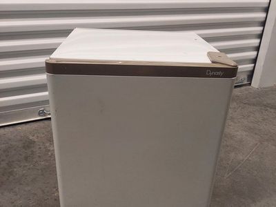 dynasty mini fridge