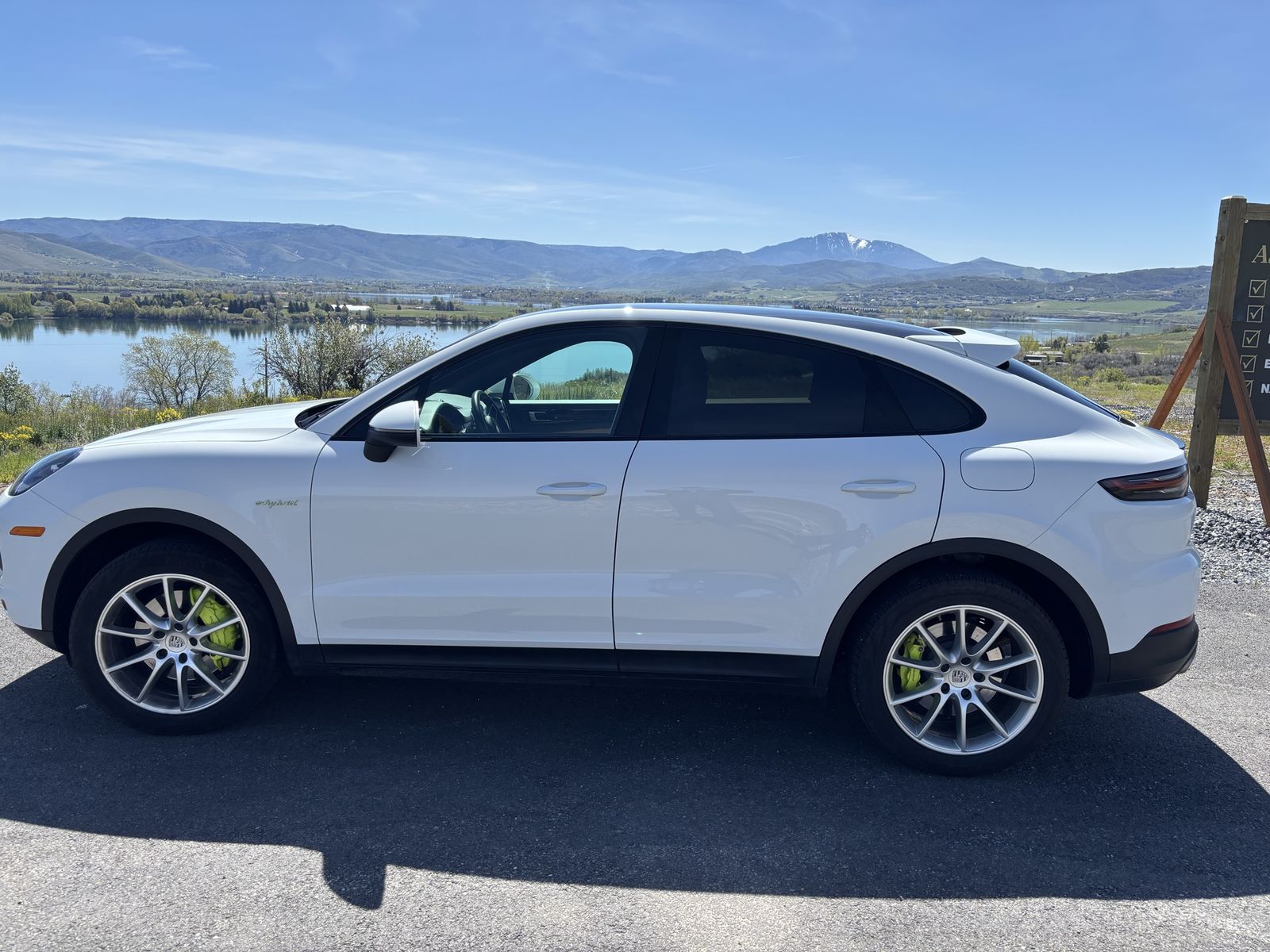 2020 Porsche Cayenne E-Hybrid Coupe