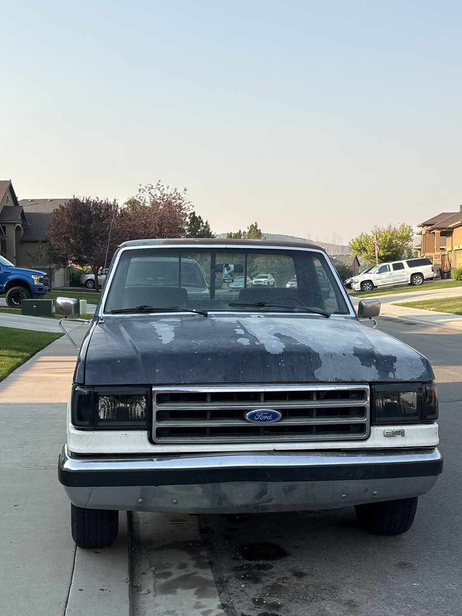 1990 Ford F-150 XLT Lariat
