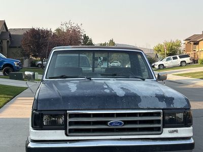 1990 Ford F-150 XLT Lariat